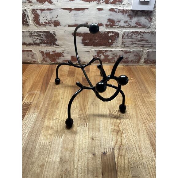 Black Metal Wine Bug Cute Single Bottle Holder Shaped Folk Art Gift Storage Rack - Picture 1 of 6